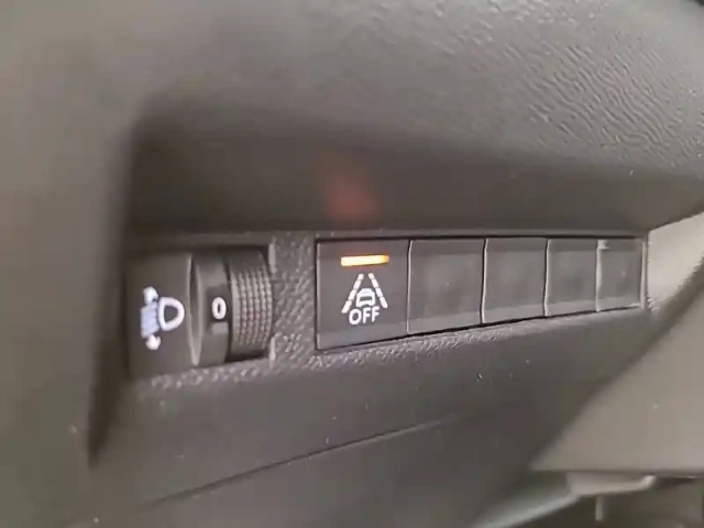 Peugeot 208 puretech 75 s&amp;s bvm5 — photo 26