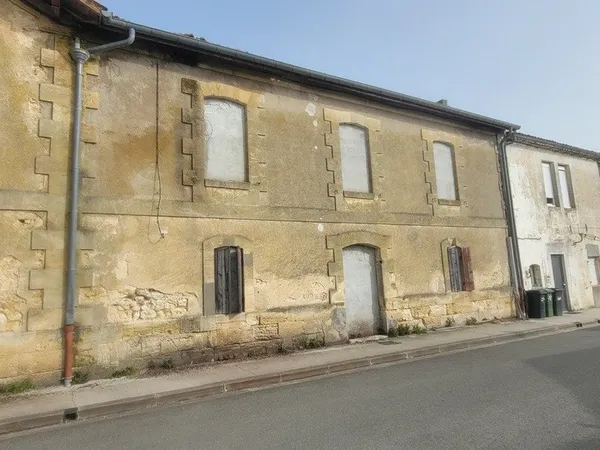 Batiment a rénover a CISSAC