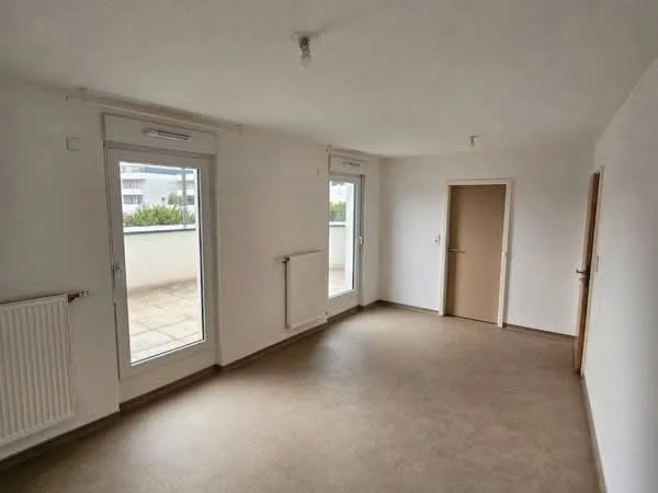 Bureau et espace de travail Location Illzach  18m² 600€