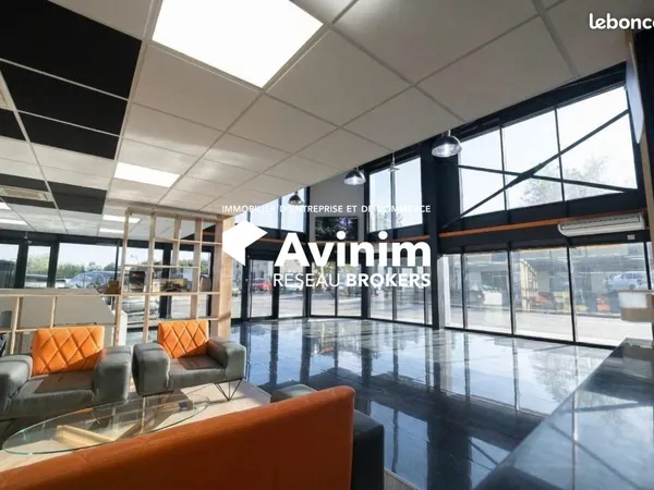 Local 600 m² Golbey