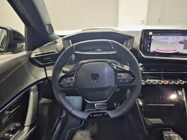 Peugeot 2008 hybrid 145 e-dcs6 — photo 9