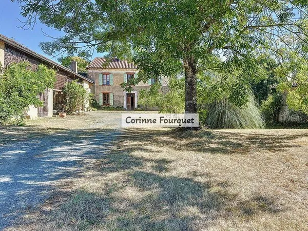 Maison 8 pièces 267 m²
