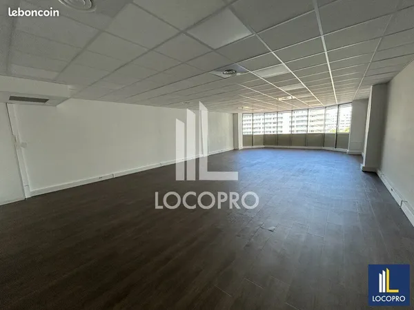 Bureau 91 m²