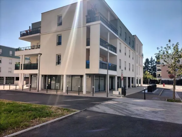 CHARNAY LES MACON - Local professionnel