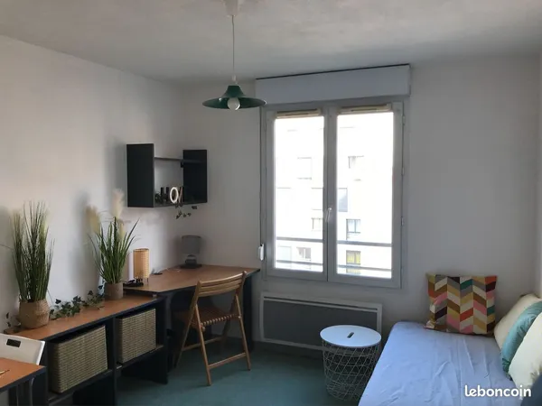 Studio entièrement meublé et équipé