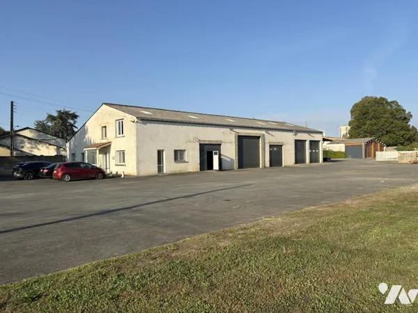 Local 1 pièce 845 m²
