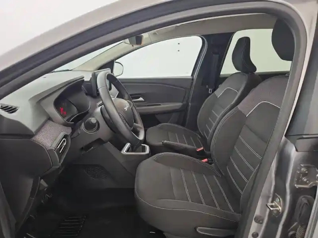Dacia Jogger tce 110 7 places — photo 25
