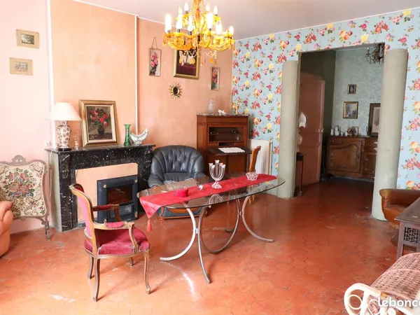 Appartement bourgeois centre ville Pézenas pour investisseur ou amateur grands espaces