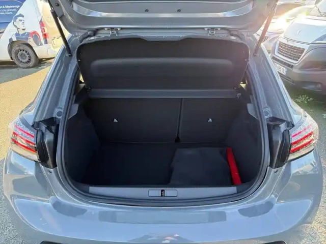 Peugeot 208 electrique 50 kwh 136ch — photo 6