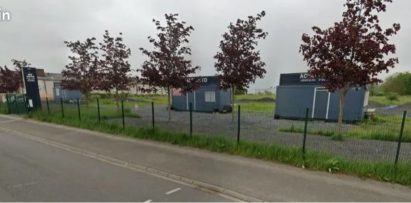 Terrain professionnel / dépôt / stockage - 2 500 m² - bureau + atelier - Montdidier