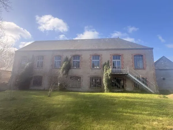 Maison 2 pièces 900 m²