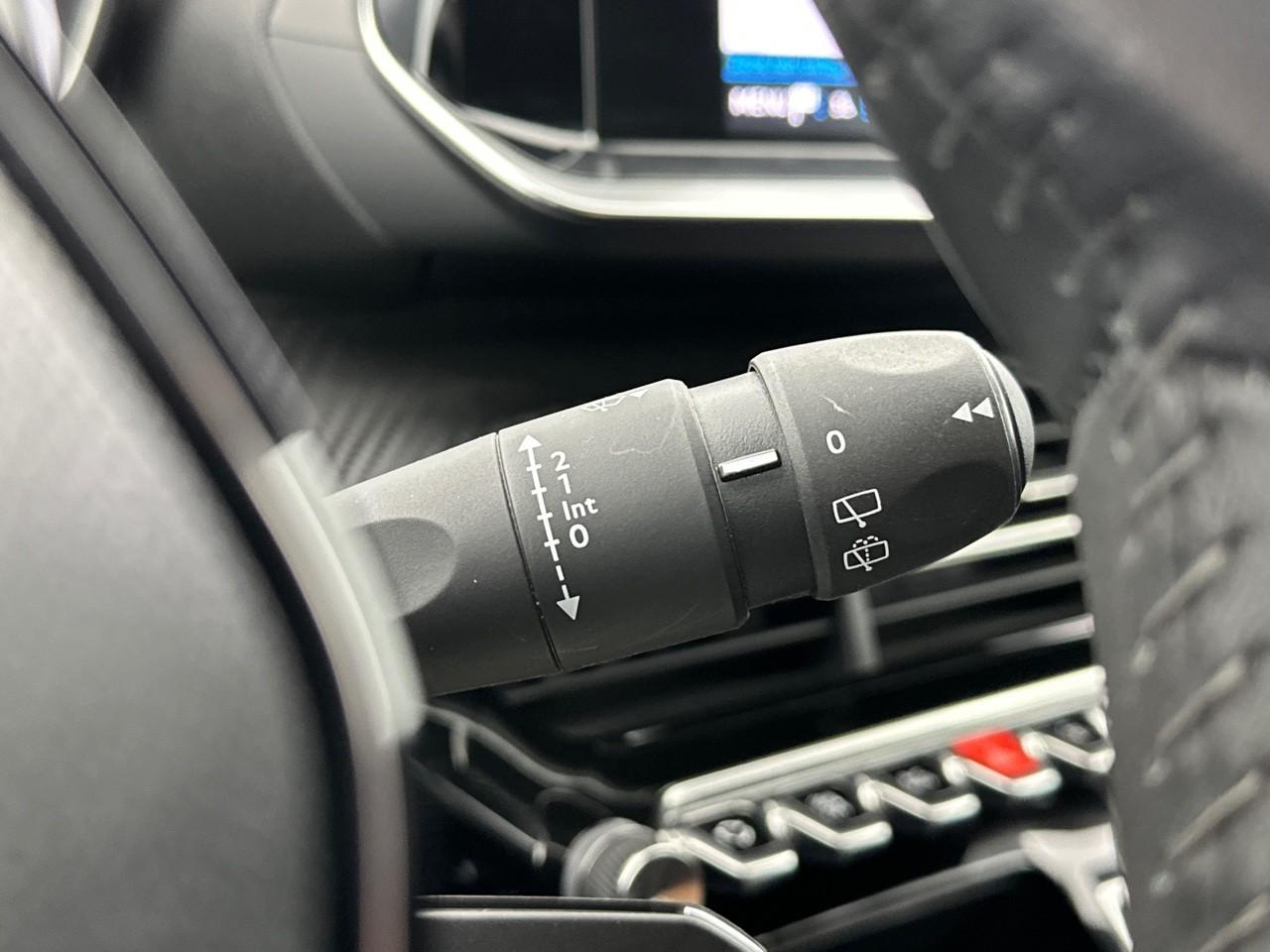 Peugeot 208 puretech 100 s&s bvm6 style — photo 18