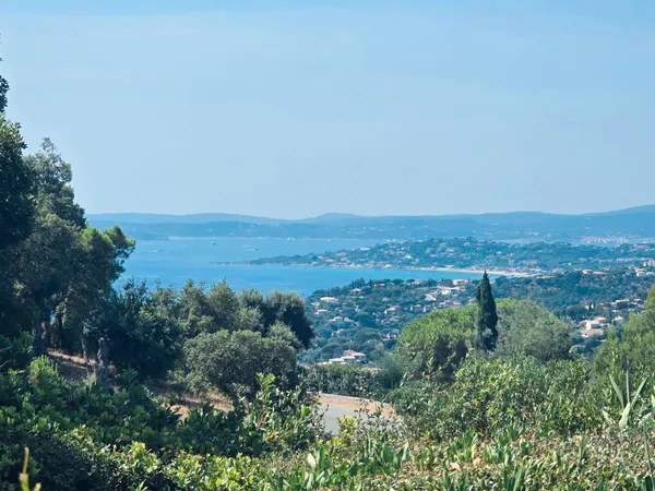 Bas de mazet aux Issambres vue mer