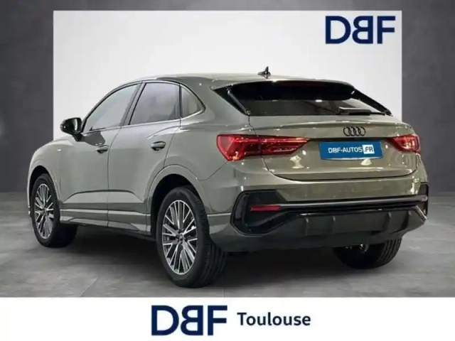 Audi Q3 35 tfsi 150 ch s tronic 7 s line — photo 3