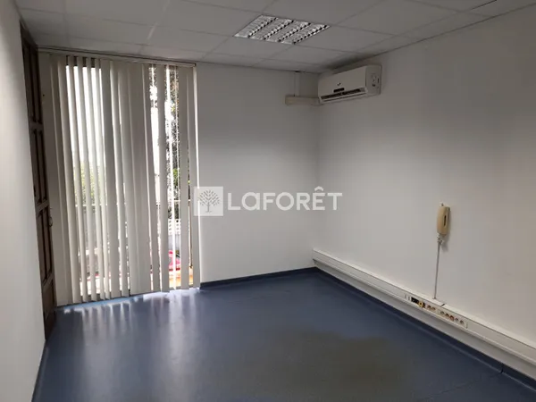 Bureaux 5 pièces 104 m²