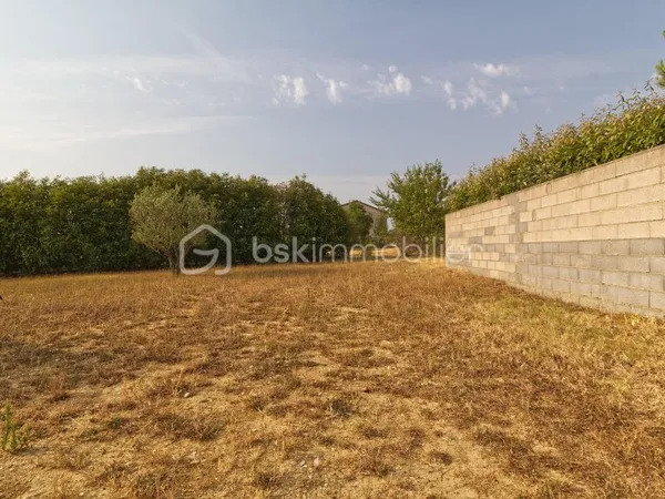 Terrain 1438 m²