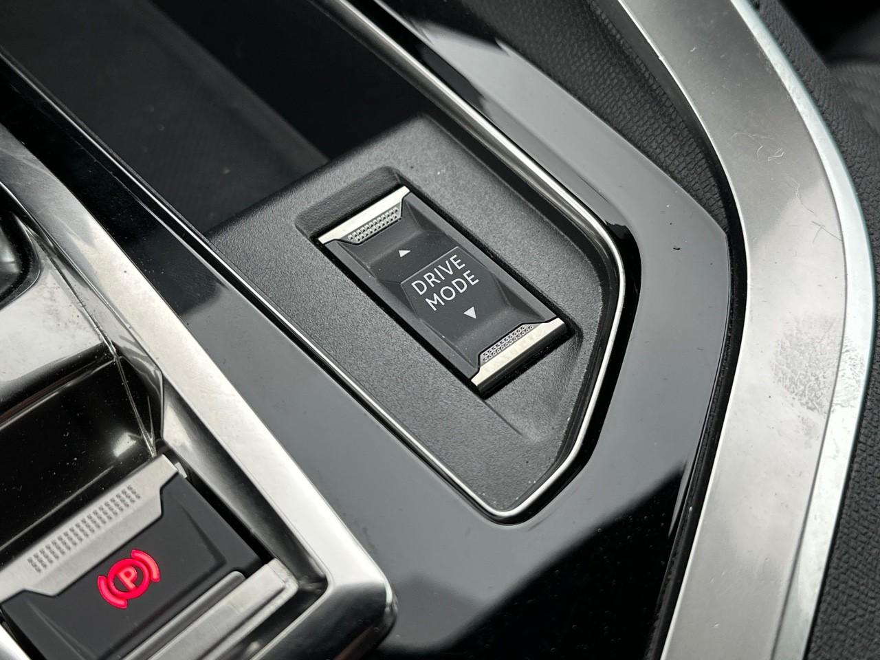 Peugeot 3008 bluehdi 130ch s&s eat8 allure pack — photo 31