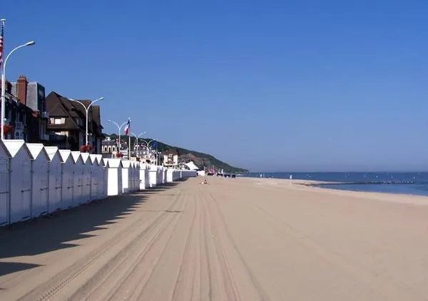 À 10 miutes dela plage de Villers sur mer
