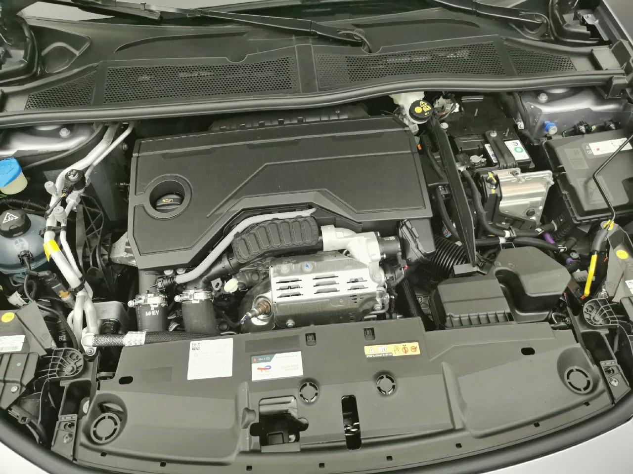 Peugeot 308 hybrid 145 e-dcs6 style — photo 15