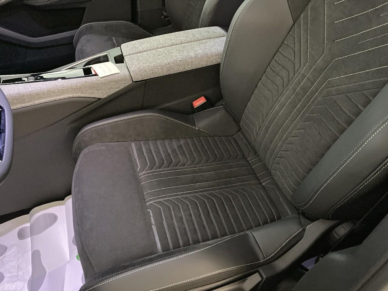 Peugeot 3008 hybrid 145 e-dcs6 gt — photo 9