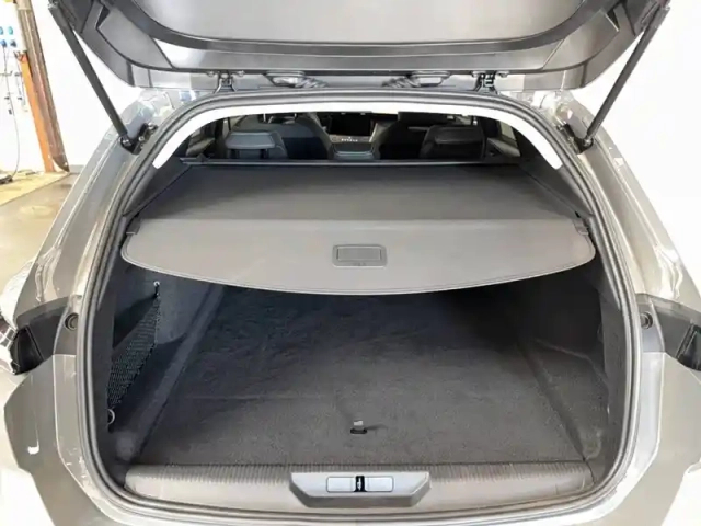 Peugeot 308 sw hybrid 145 e-dcs6 — photo 18