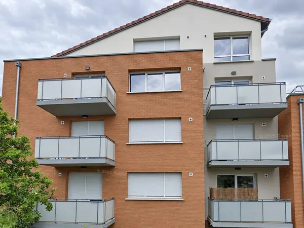 Studio quasi neuf avec salle de gym et équipement communs