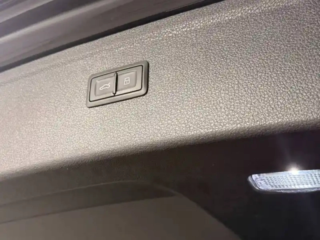 Audi Q5 50 tfsie 299 s tronic 7 quattro — photo 30