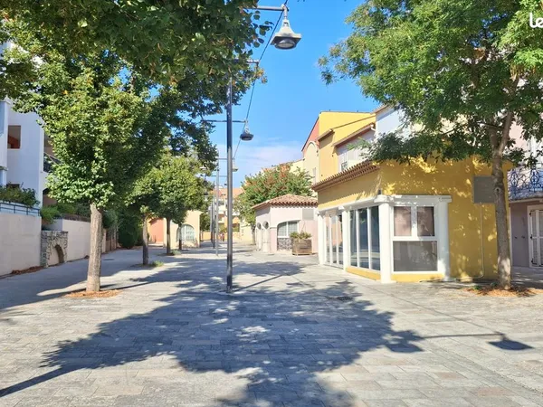 Vente Appartement proche mer et toutes commodités au calme zone pietonne avec place de parking + gar