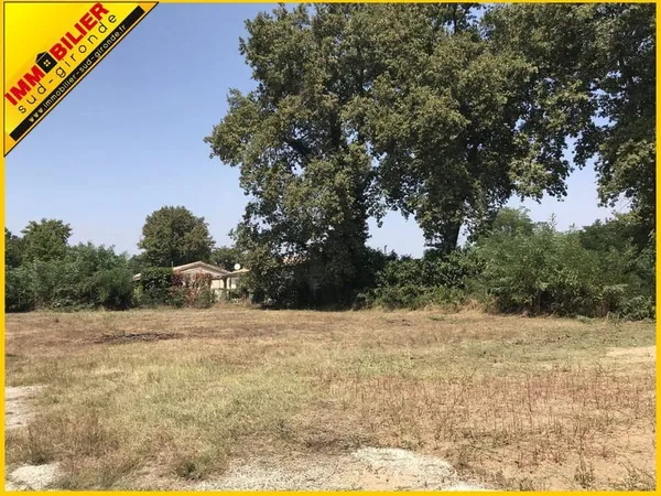 Terrain 600 m²