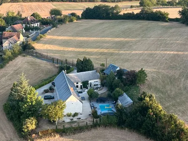 Propriété de charme avec piscine, jacuzzi et dépendances
