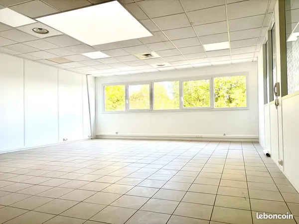 A louer Bureaux 178m² - RER Val de Fontenay