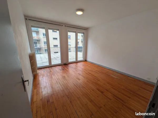 Appartement lumineux terrasse