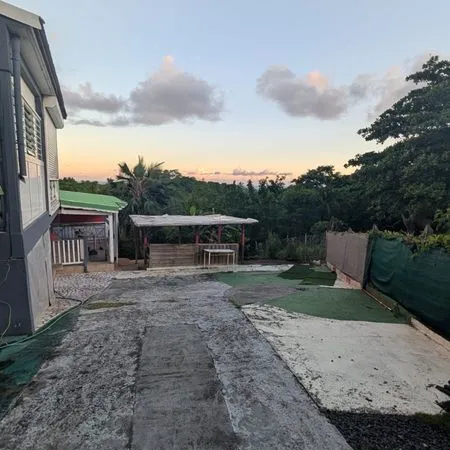 LOCATION bas de maison