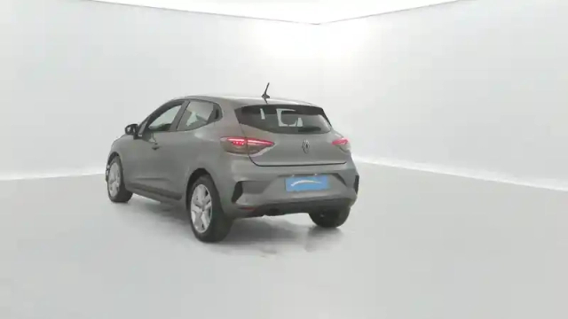 Renault Clio blue dci 100 ch — photo 3