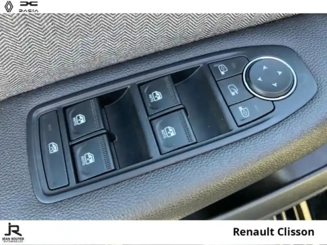 Renault Clio eco-g 100ch techno — photo 6