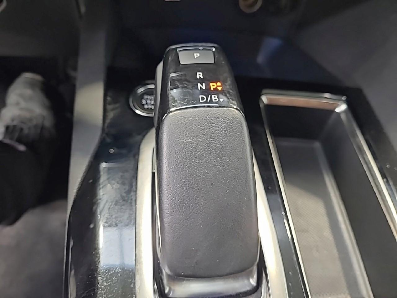 Peugeot 3008 hybrid 225 e-eat8 allure — photo 21