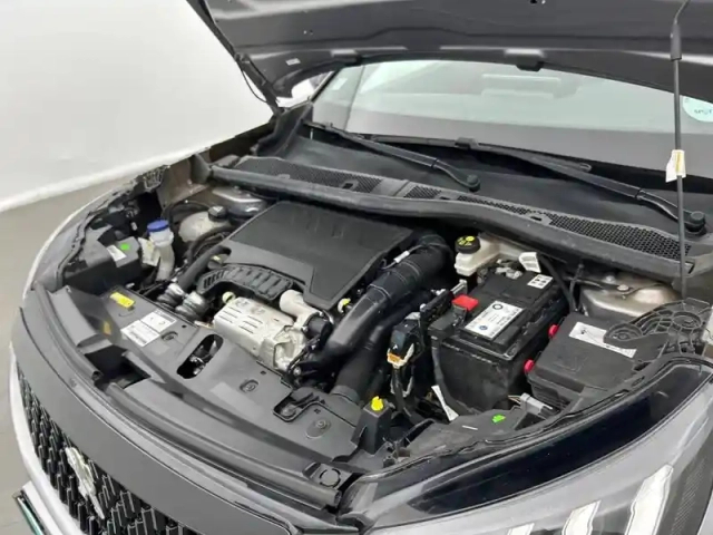 Peugeot 2008 puretech 130 s&amp;s eat8 — photo 15