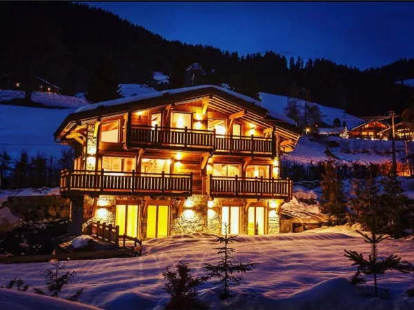 Chalet de standing Vue montagnes Proche centre & ski