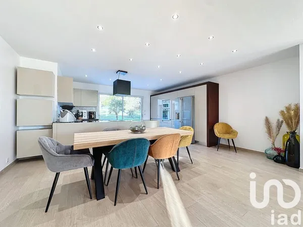 Maison 7 pièces 208 m²