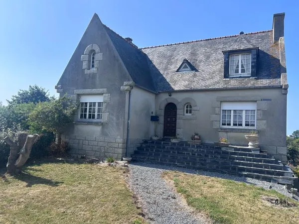 MAISON TRADITIONNELLE A QUELQUES PAS DE LA MER
