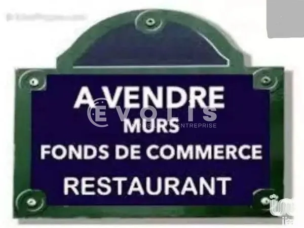 Locaux commerciaux - VENTE DE MURS ET FONDS - 137 m² non divisibles