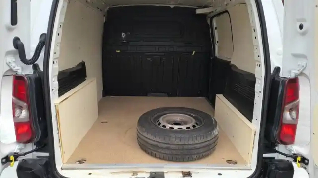 Peugeot Partner fourgon standard 650 kg bluehdi 100 s&amp;s bvm6 — photo 6