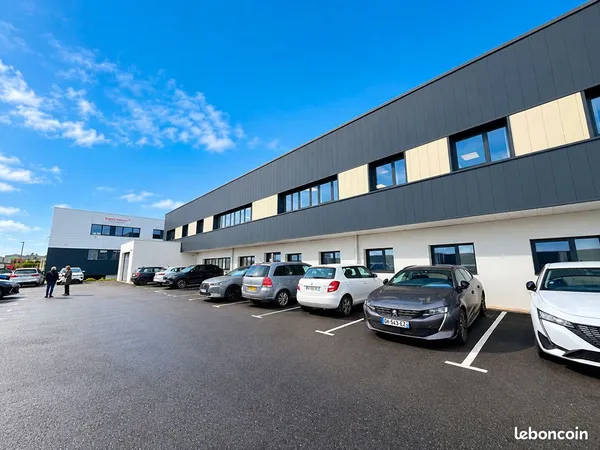 Bureaux, garage 552 m² BREST