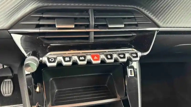 Peugeot 2008 puretech 100 s&amp;s bvm6 — photo 120