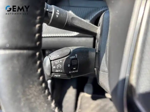 Peugeot 208 puretech 100 s&amp;s bvm6 — photo 17