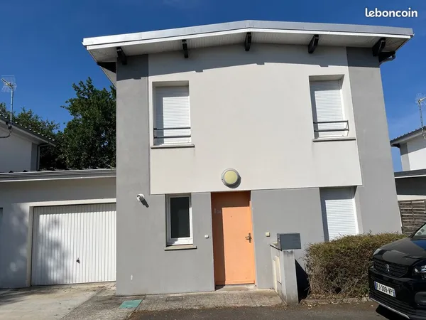 Maison 4 pièces / 80 m² à louer à LA TESTE DE BUCH, loyer 1220 CC