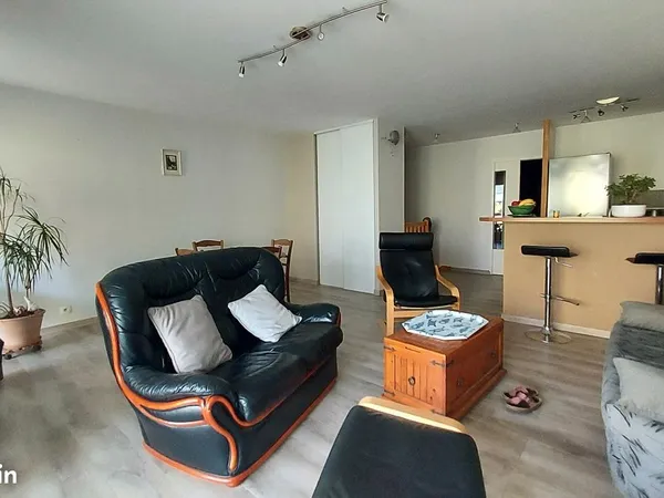 Appartement T4 duplex de 79 m² - 3 chambres - Garage fermé - Ascenseur - La Morinais, Saint-Jacques-