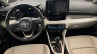 Toyota Yaris 116h Iconic 5p — photo 11