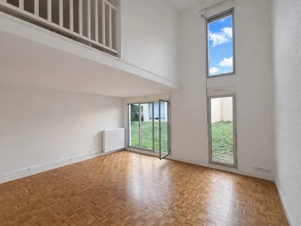 Chartrons - Jardin Public | T4 Duplex avec Terrasse & Garage - 101 m²