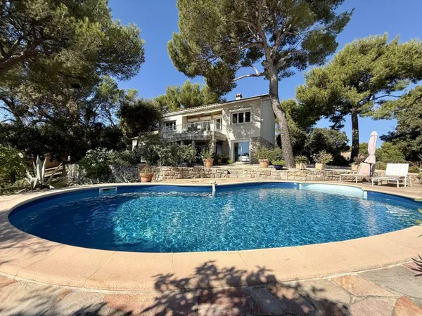 MAISON T6 165 M2 VUE MER AU CALME ABSOLUE
